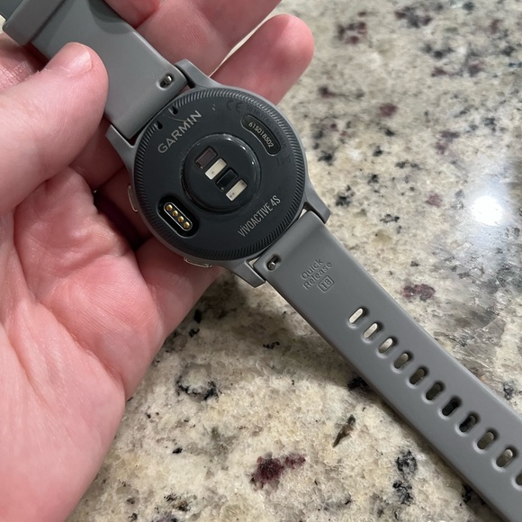 Garmin Vivoactive 4S - Picture 2 of 4